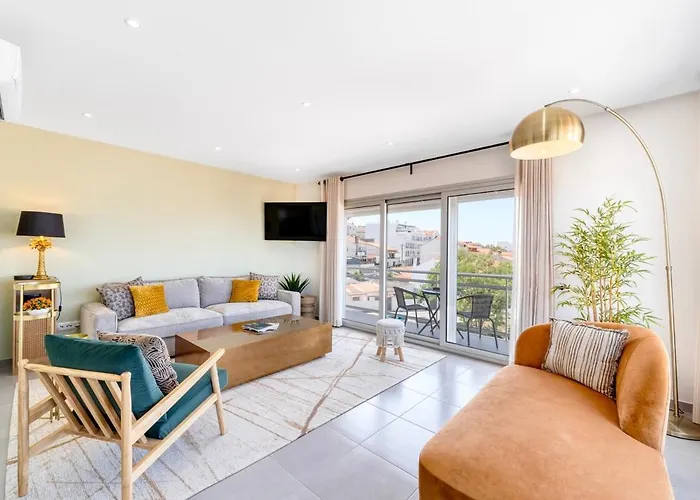 Boutique Living - Rooftop Pool & Sea Views * 나자레