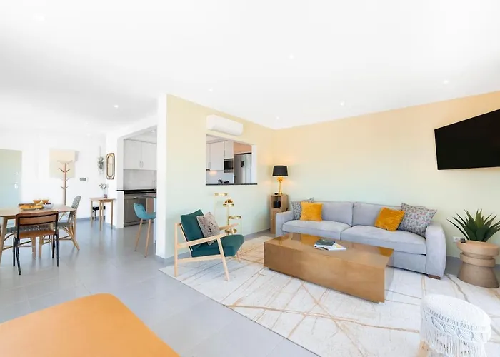 Boutique Living - Rooftop Pool & Sea Views * 나자레