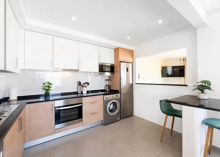 아파트 Boutique Living - Rooftop Pool & Sea Views