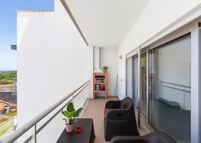 Boutique Living - Rooftop Pool & Sea Views 나자레