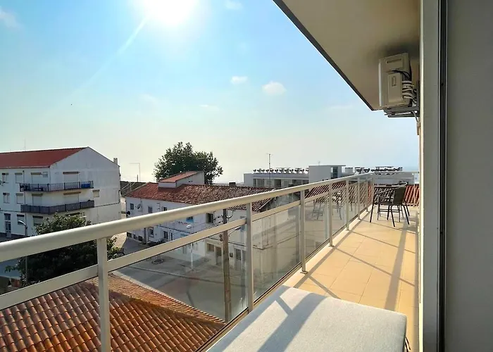 Boutique Living - Rooftop Pool & Sea Views 아파트 *