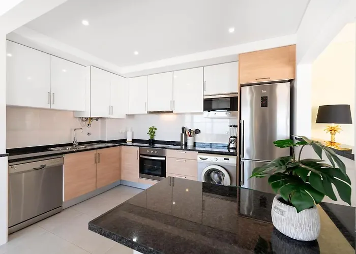 아파트 Boutique Living - Rooftop Pool & Sea Views *