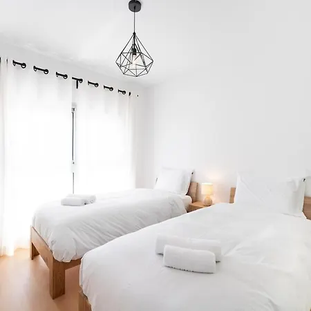 Boutique Living - Rooftop Pool & Sea Views ナザレ