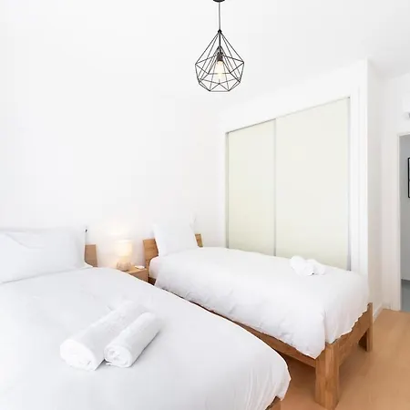 Boutique Living - Rooftop Pool & Sea Views * ナザレ