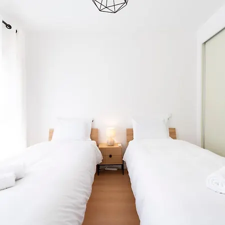Boutique Living - Rooftop Pool & Sea Views Назаре