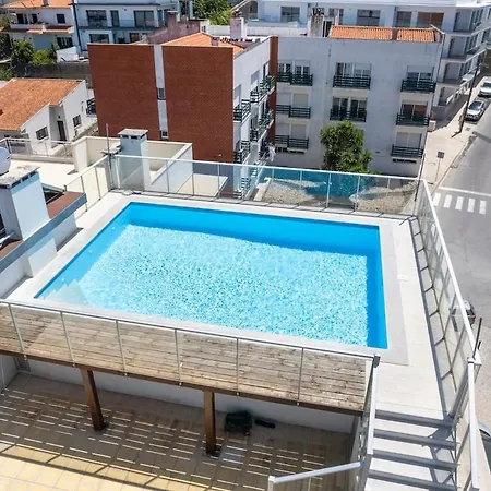 Boutique Living - Rooftop Pool & Sea Views Апартаменты Назаре