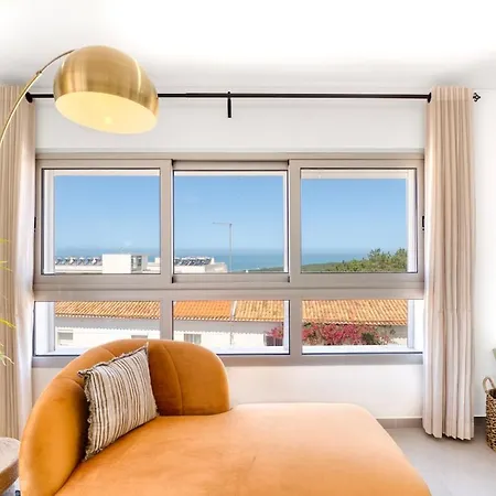 Апартаменты Boutique Living - Rooftop Pool & Sea Views Назаре