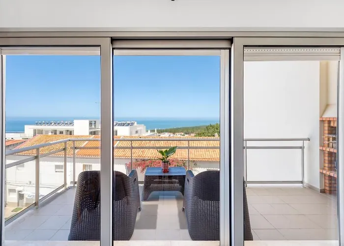 Boutique Living - Rooftop Pool & Sea Views *