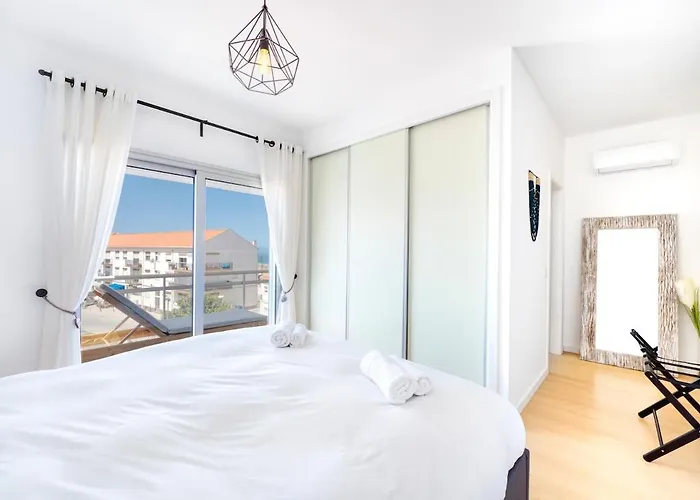 Boutique Living - Rooftop Pool & Sea Views Appartement Nazaré