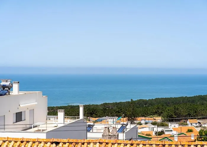 Boutique Living - Rooftop Pool & Sea Views Apartment Nazare